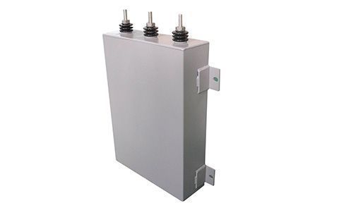 電容器的電容量一般是多少？可能與什么有關(guān)？